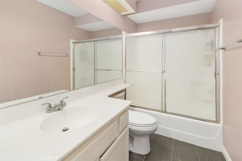 Fontana, California, 92337, United States, 4 Bedrooms Bedrooms, ,3 BathroomsBathrooms,Residential,For Sale,1926621