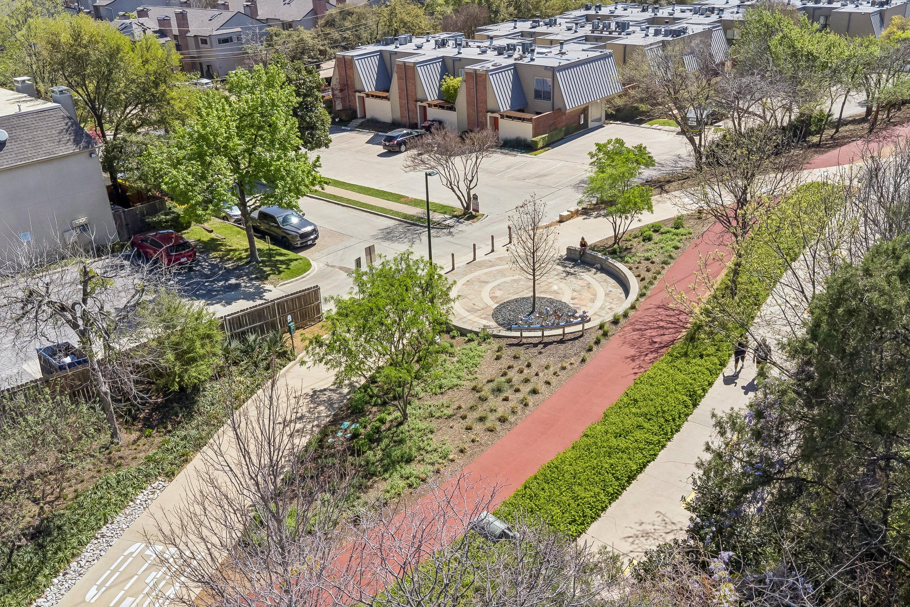  Katy Trail Condo Fully Remodeled with Private Turf Patio - 物件實景