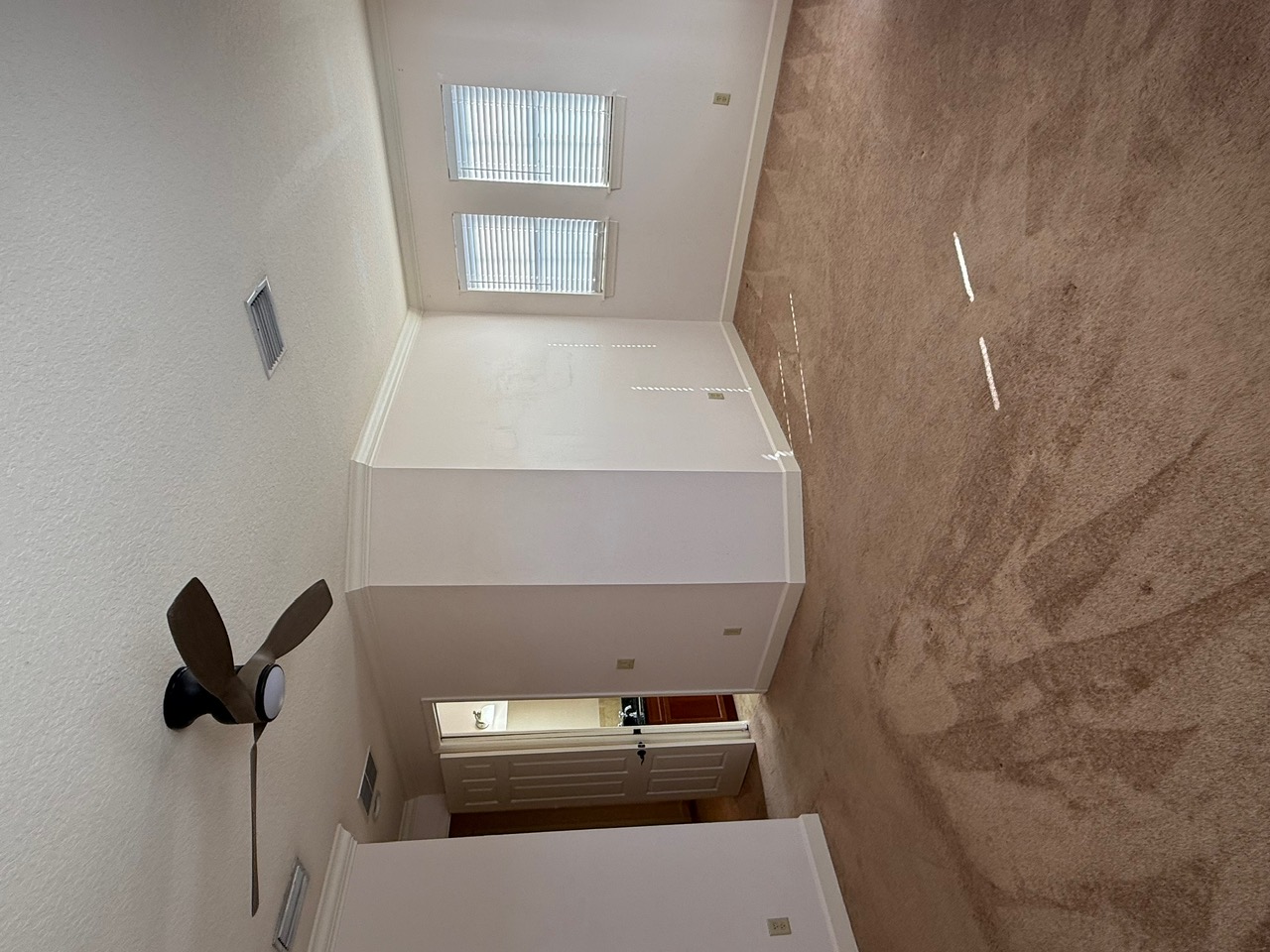 Tampa, Florida, 33606, United States, 2 Bedrooms Bedrooms, ,3 BathroomsBathrooms,Residential,For Sale,2015319