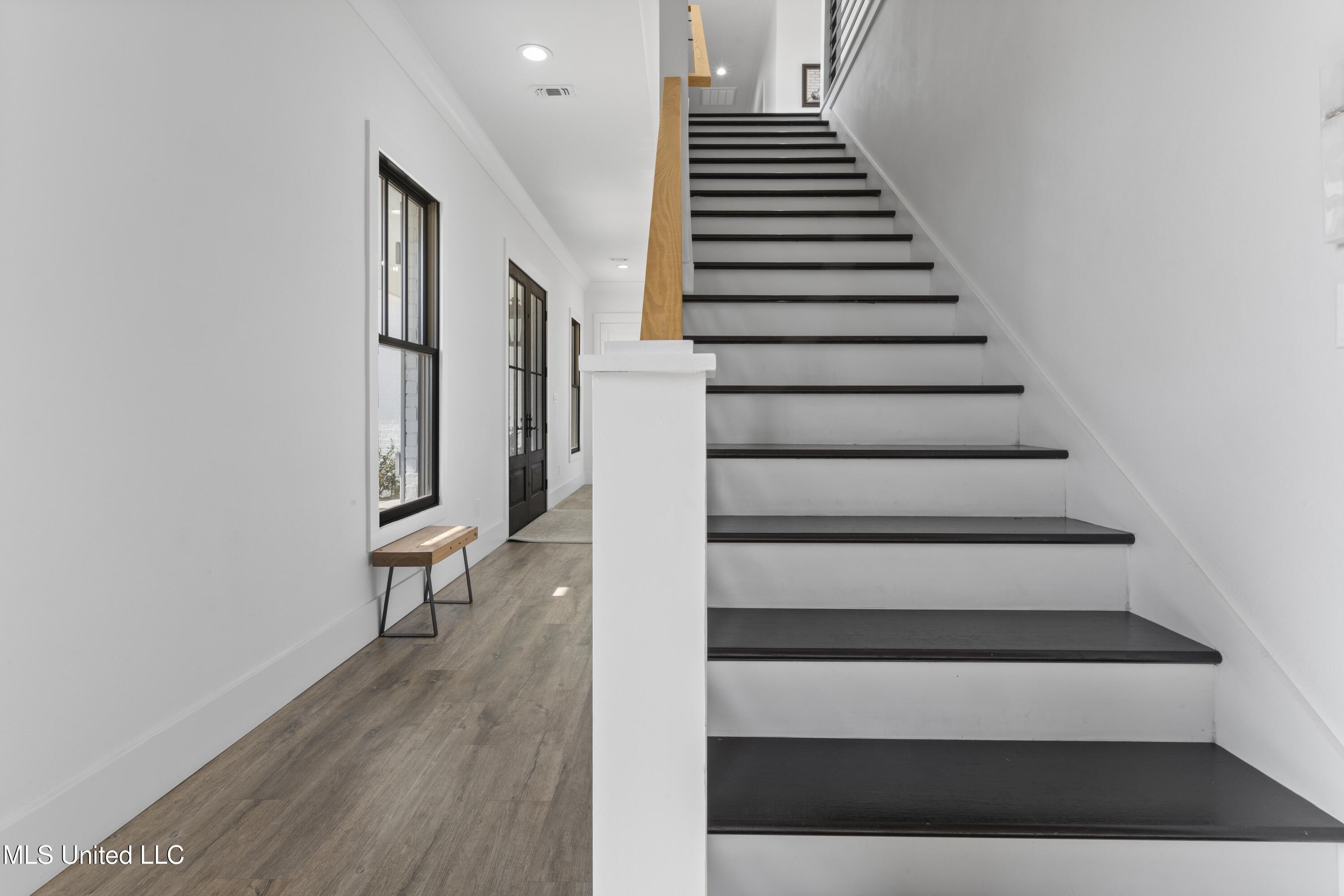 Biloxi, Mississippi, 39531, United States, 4 Bedrooms Bedrooms, ,4 BathroomsBathrooms,Residential,For Sale,1978703