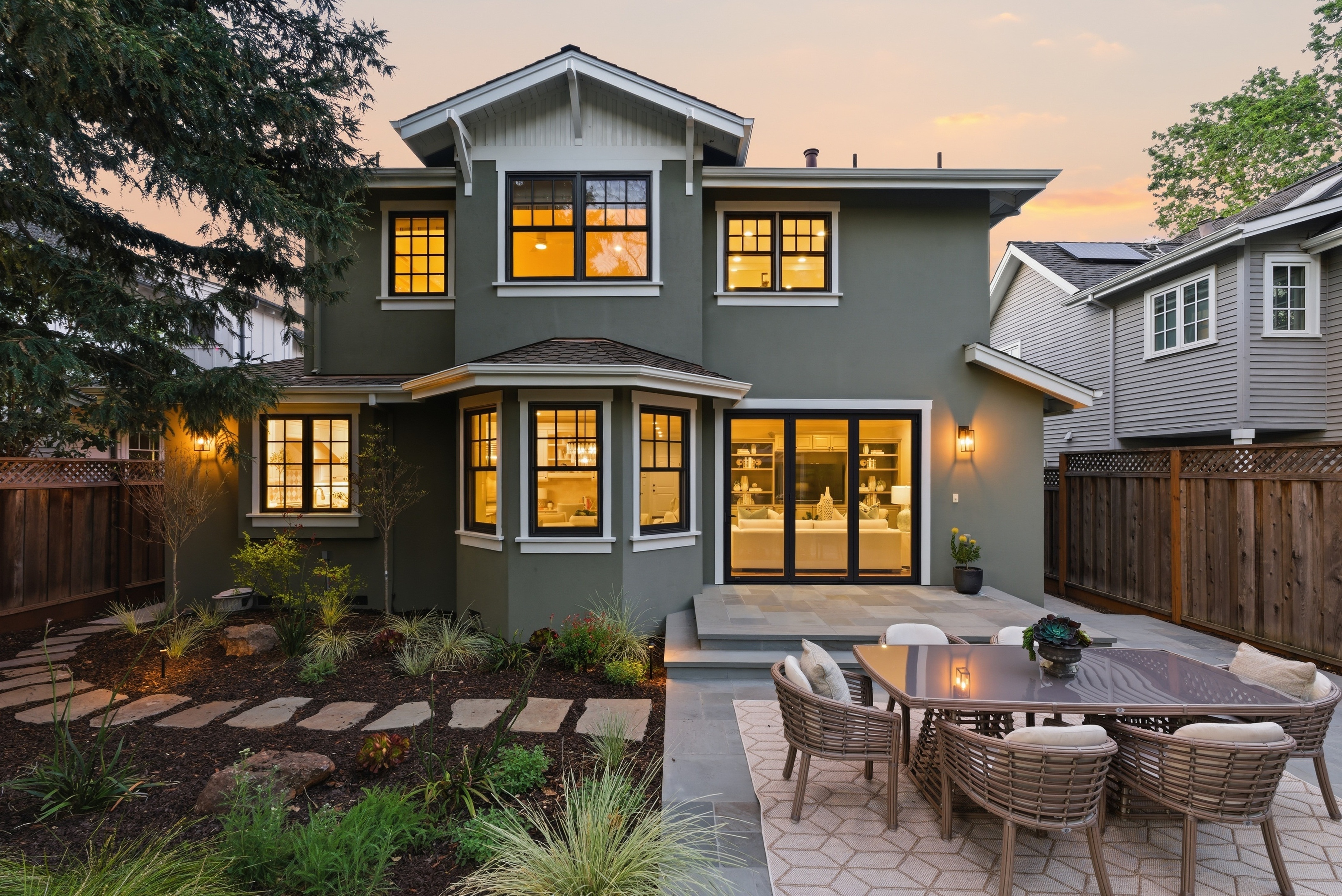  Classic Craftsman Home - 物件實景