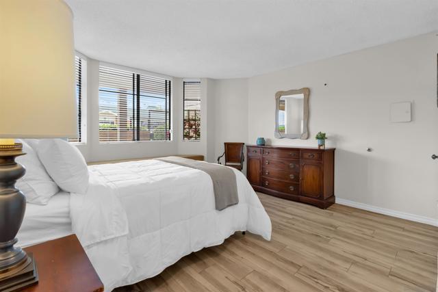 San Diego, California, 92106, United States, 2 Bedrooms Bedrooms, ,2 BathroomsBathrooms,Residential,For Sale,1835176