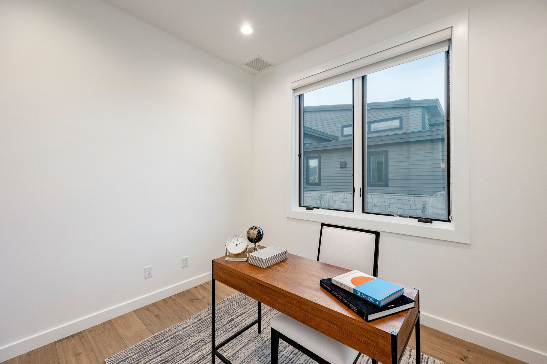  Modern Red Ledges home with Full Golf Membership Available - Fully Furnished - 物件實景