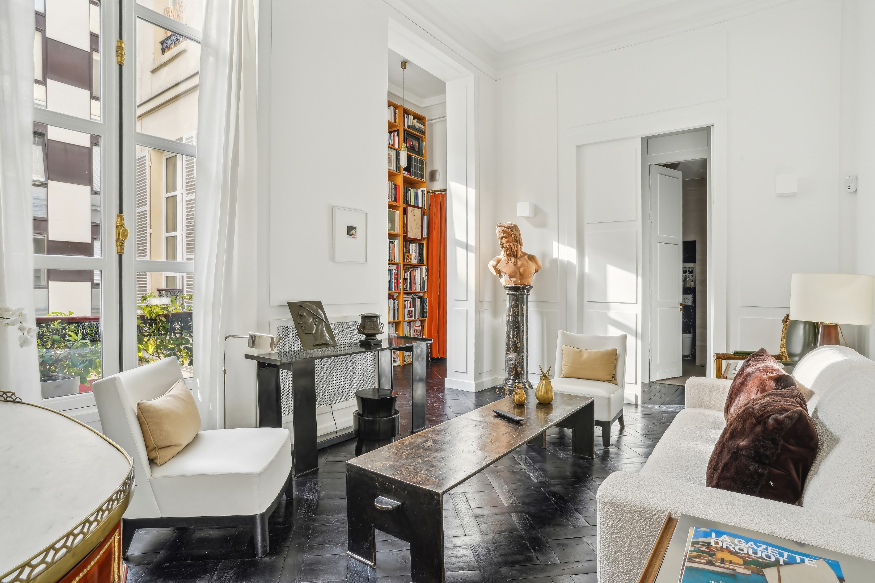  FOR SALE - Marché St honoré - 75001 PARIS - Apartment in a 18th Century