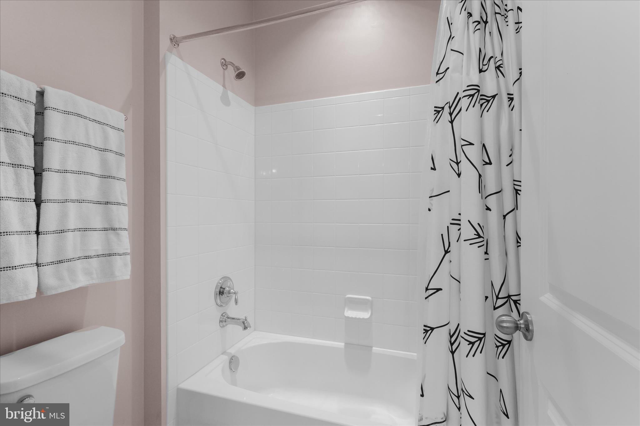 Aldie, Virginia, 20105, United States, 5 Bedrooms Bedrooms, ,5 BathroomsBathrooms,Residential,For Sale,1987386