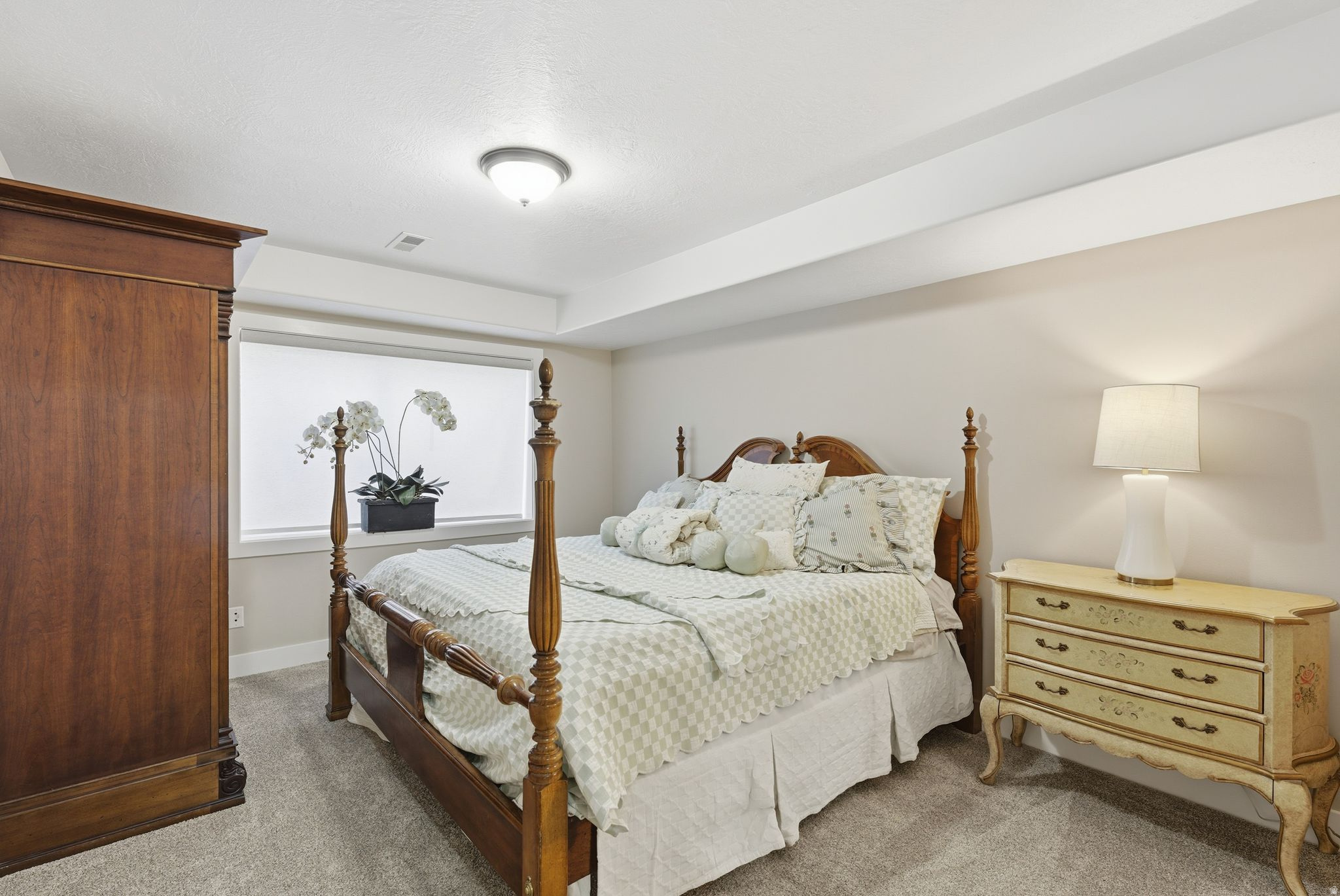 Draper, Utah, 84020, United States, 5 Bedrooms Bedrooms, ,4 BathroomsBathrooms,Residential,For Sale,2000727