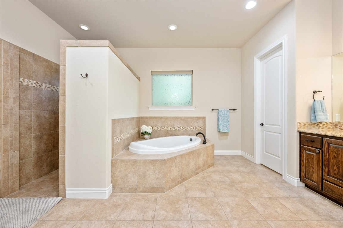 Georgetown, Texas, 78633, United States, 3 Bedrooms Bedrooms, ,3 BathroomsBathrooms,Residential,For Sale,1902605