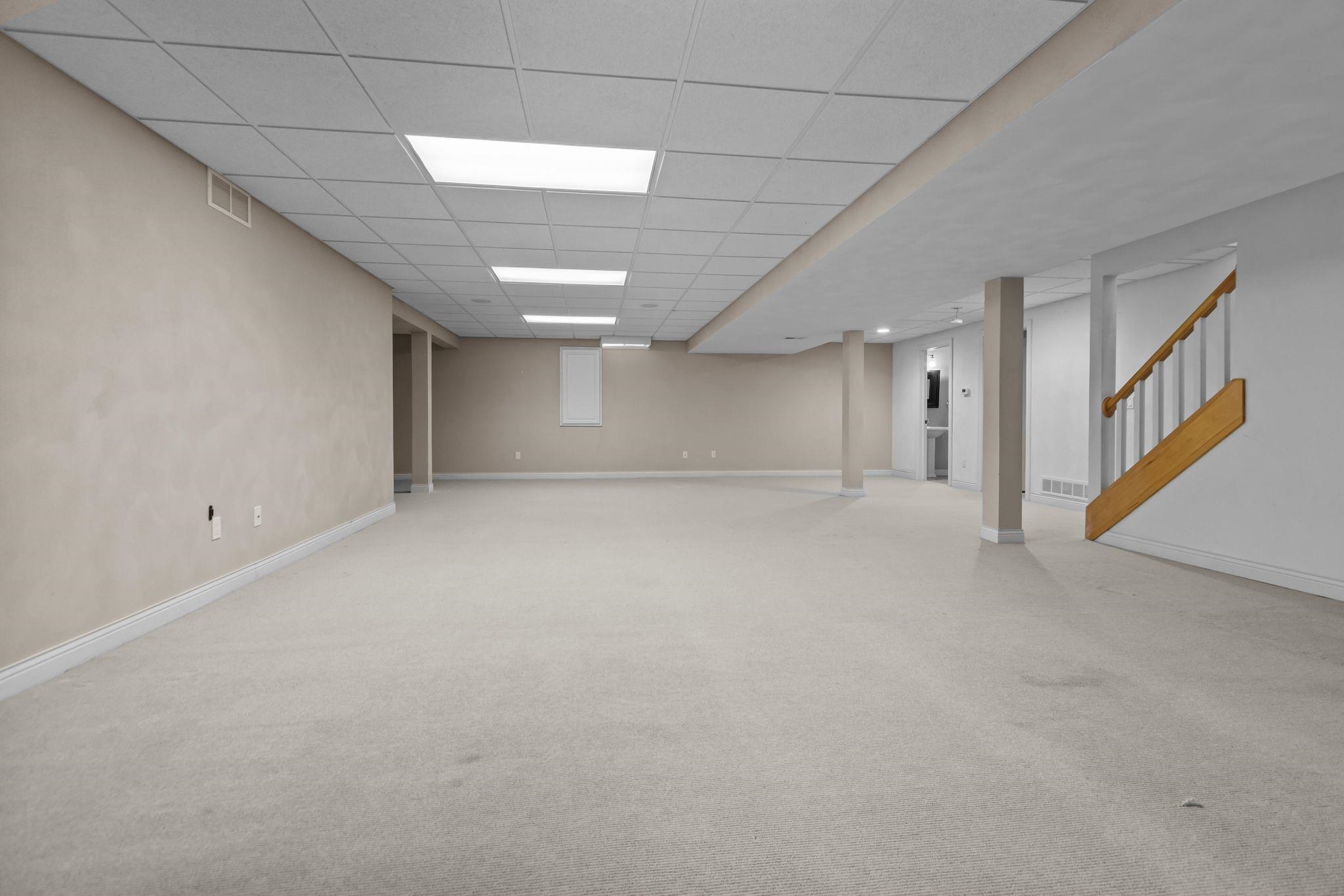 NEENAH, Wisconsin, 54956, United States, 4 Bedrooms Bedrooms, ,4 BathroomsBathrooms,Residential,For Sale,1955274