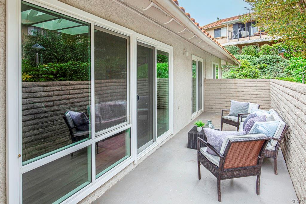 Laguna Woods, California, 92637, United States, 2 Bedrooms Bedrooms, ,1 BathroomBathrooms,Residential,For Sale,1999201