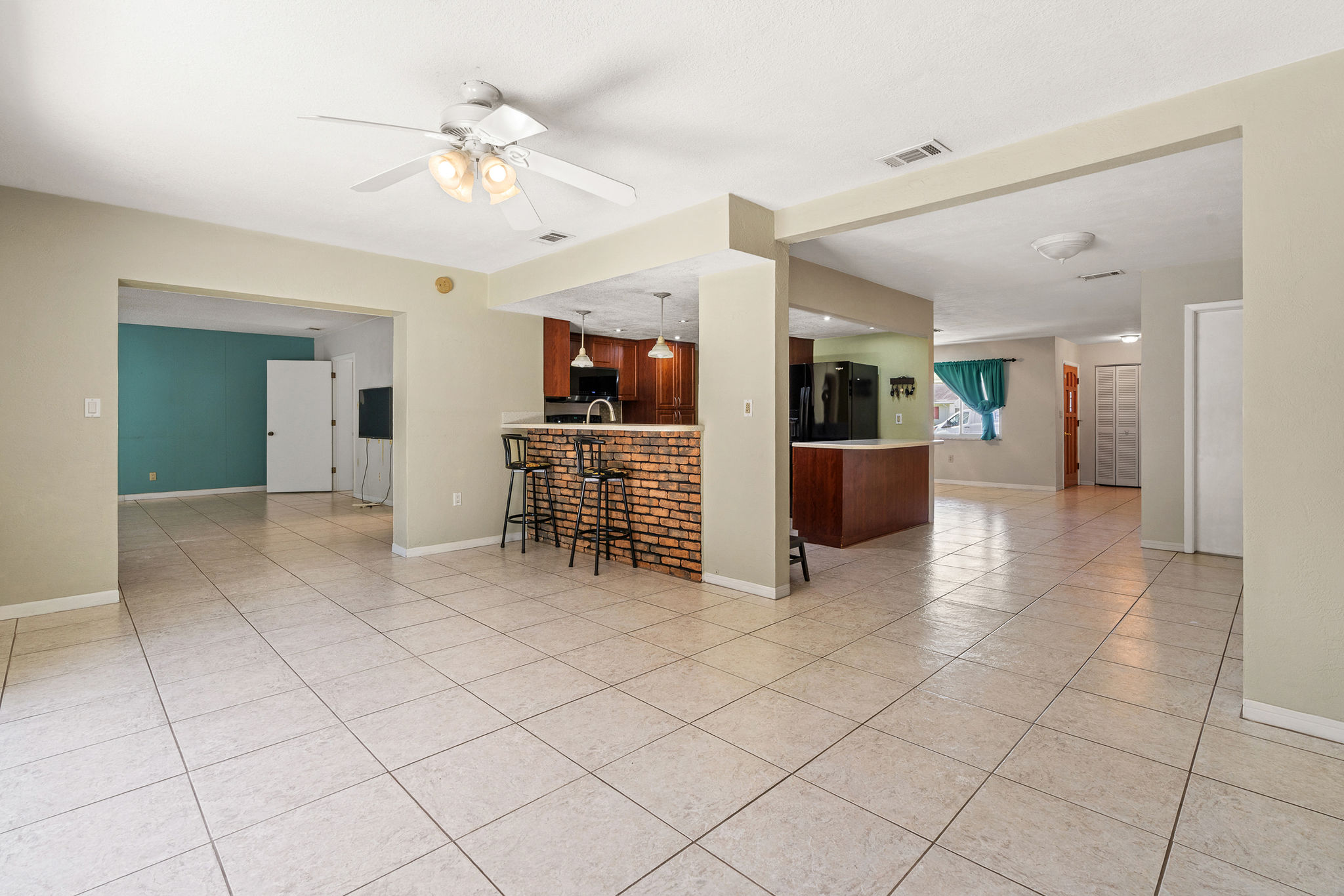 St. Petersburg, Florida, 33712, United States, 3 Bedrooms Bedrooms, ,2 BathroomsBathrooms,Residential,For Sale,1980659