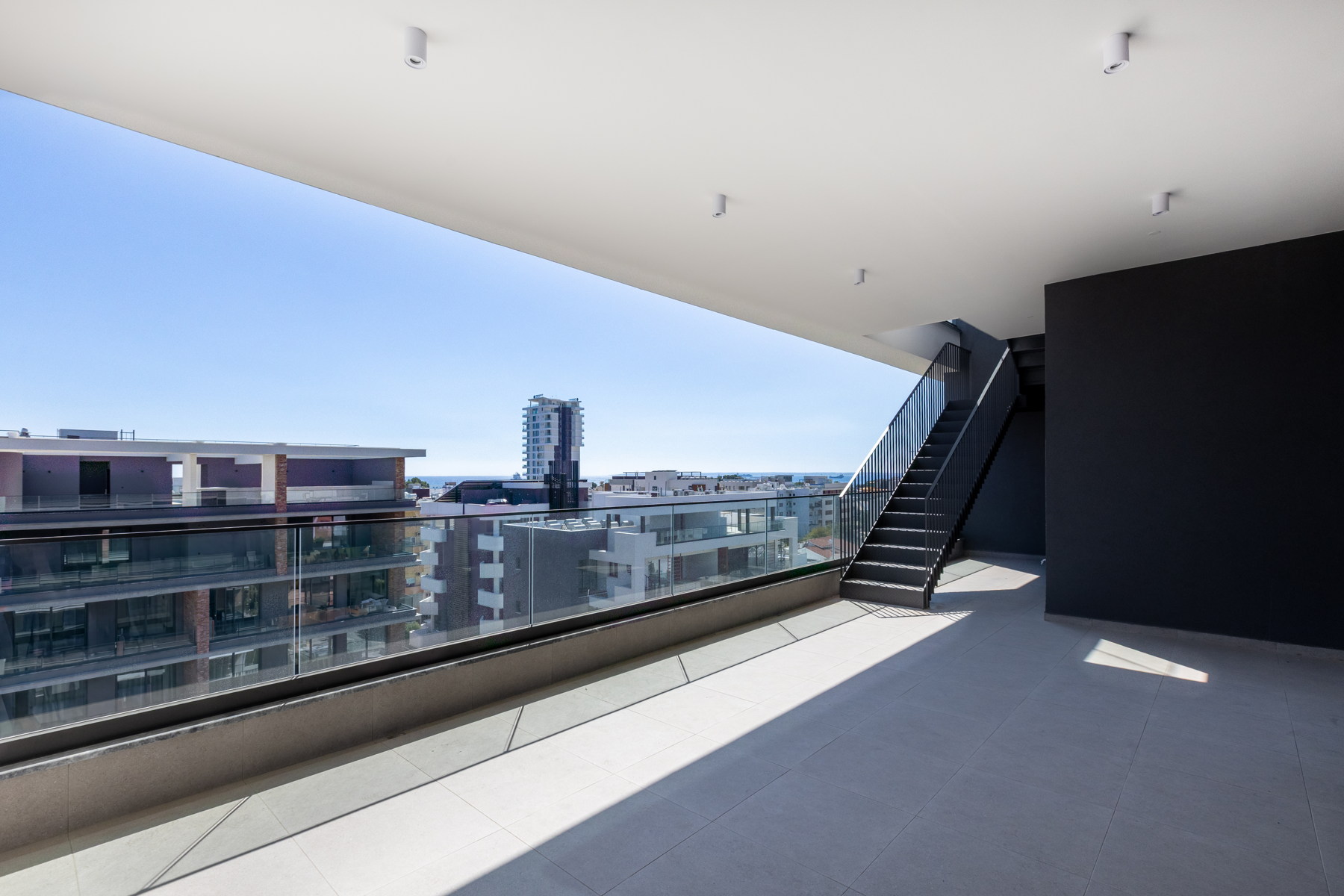  Sea View Penthouse with Rooftop Pool & Sauna, Germasogeia, Limassol - 物件實景