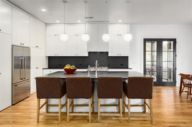 Florence, Alabama, 35630, United States, 4 Bedrooms Bedrooms, ,4 BathroomsBathrooms,Residential,For Sale,1988218