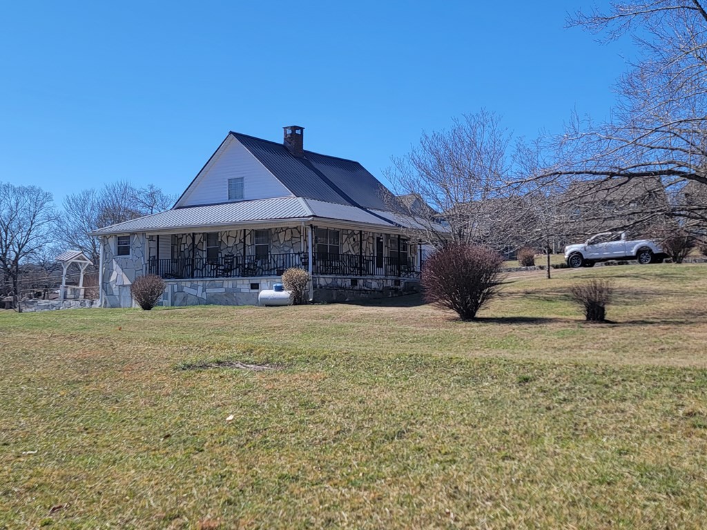Hayesville, North Carolina, 28904, United States, 3 Bedrooms Bedrooms, ,1 BathroomBathrooms,Residential,For Sale,1887043
