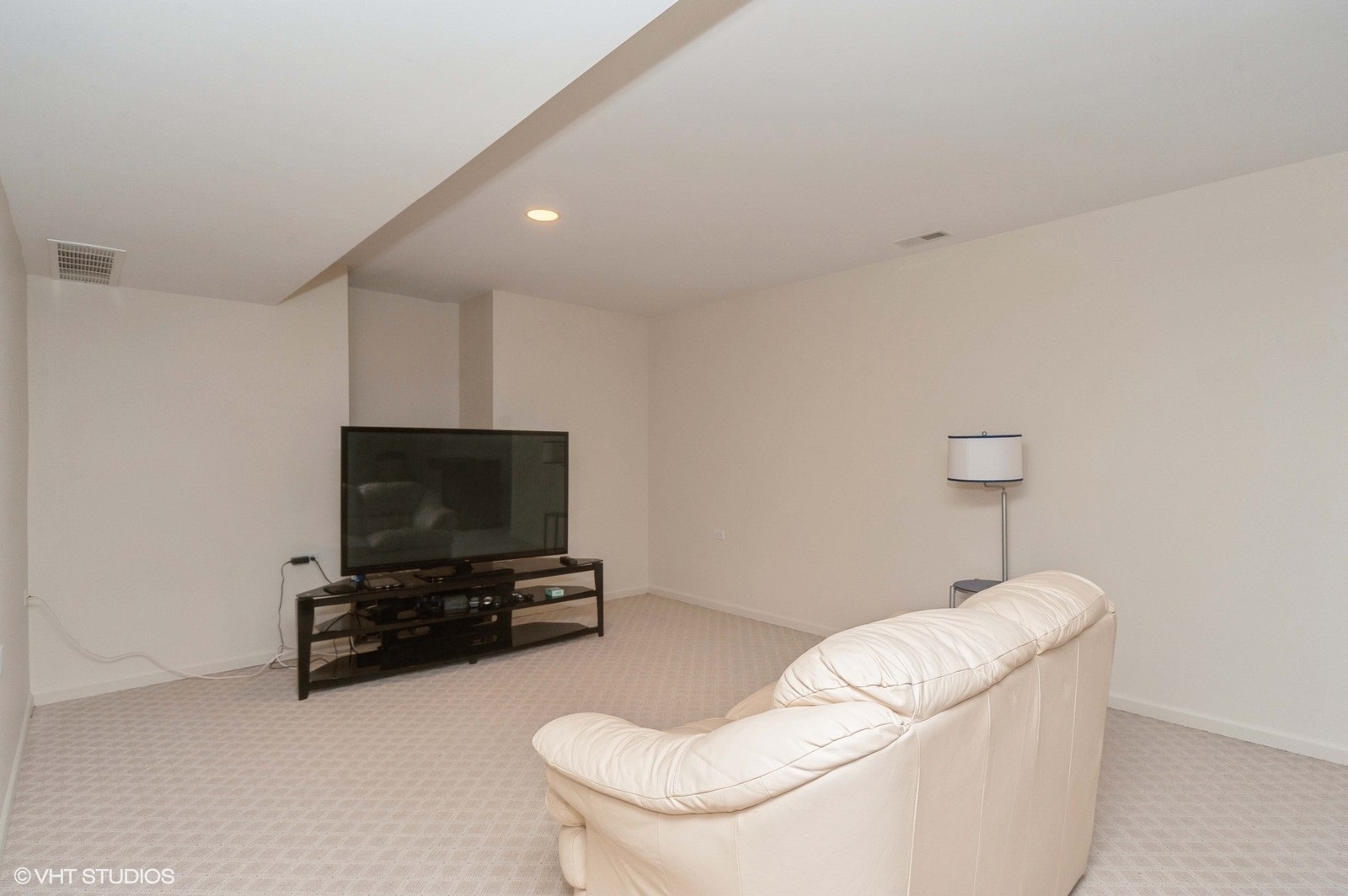 Lincolnshire, Illinois, 60069, United States, 4 Bedrooms Bedrooms, ,4 BathroomsBathrooms,Residential,For Sale,1877536