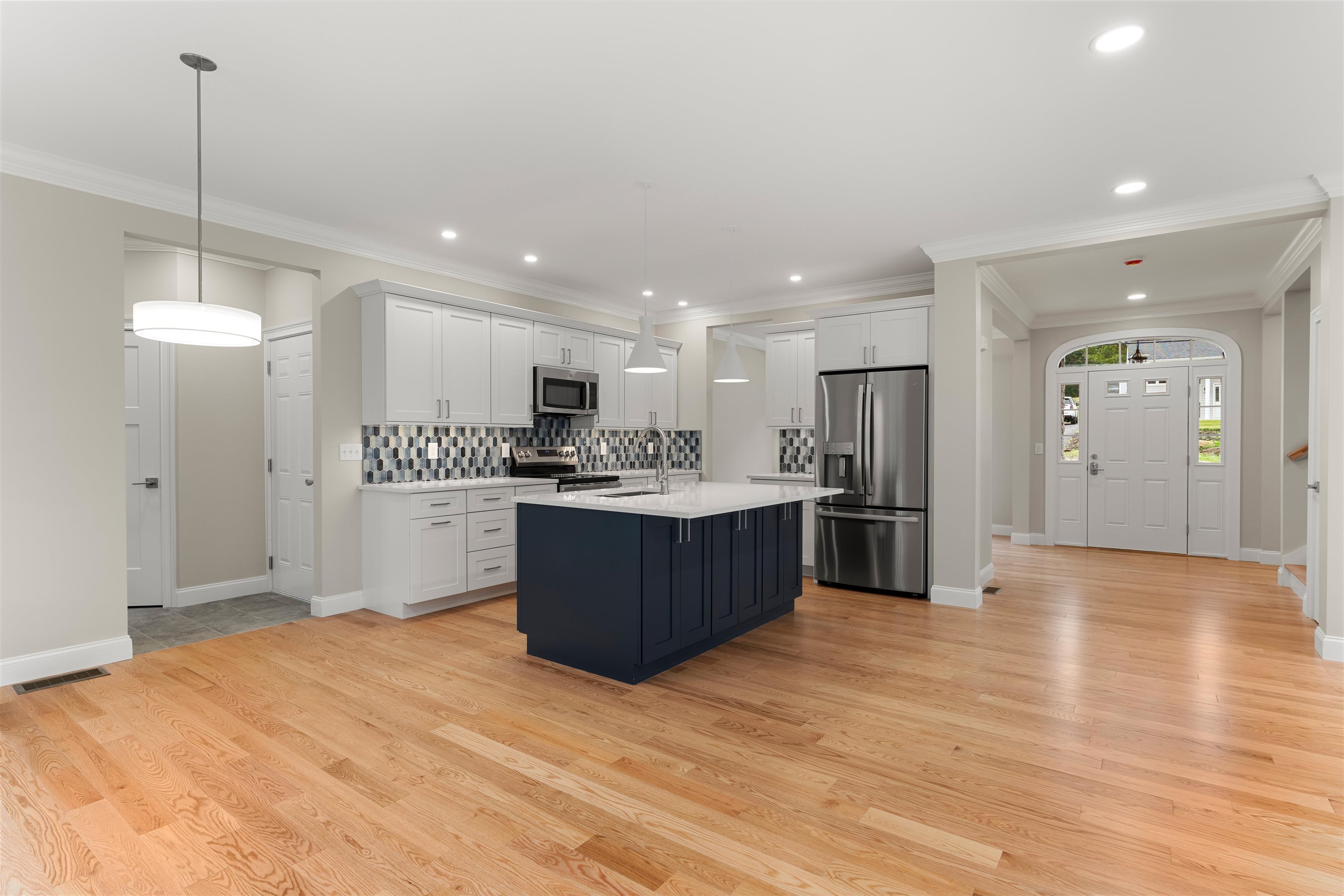 Hooksett, New Hampshire, 03106, United States, 4 Bedrooms Bedrooms, ,3 BathroomsBathrooms,Residential,For Sale,1895985
