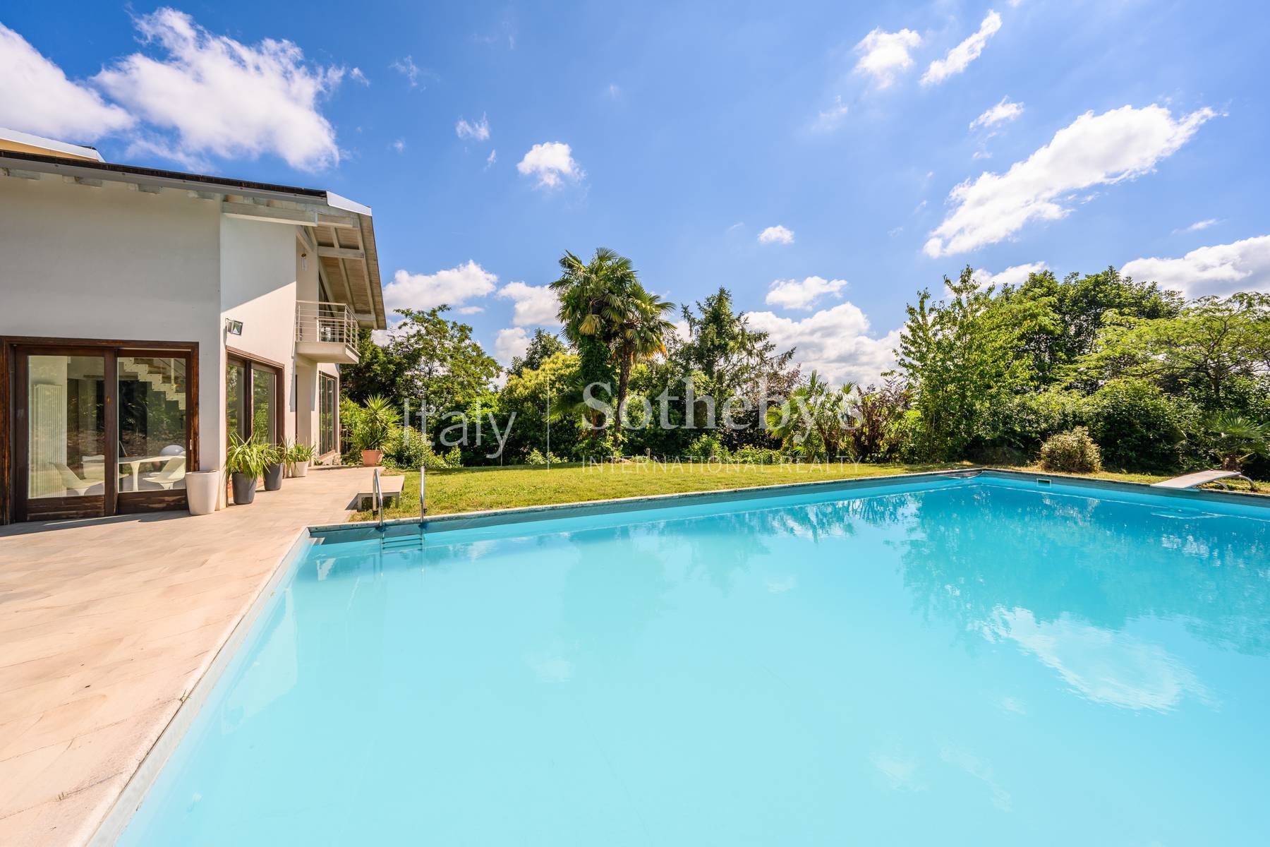  Contemporary villa with swimming pool and private park - 物件實景