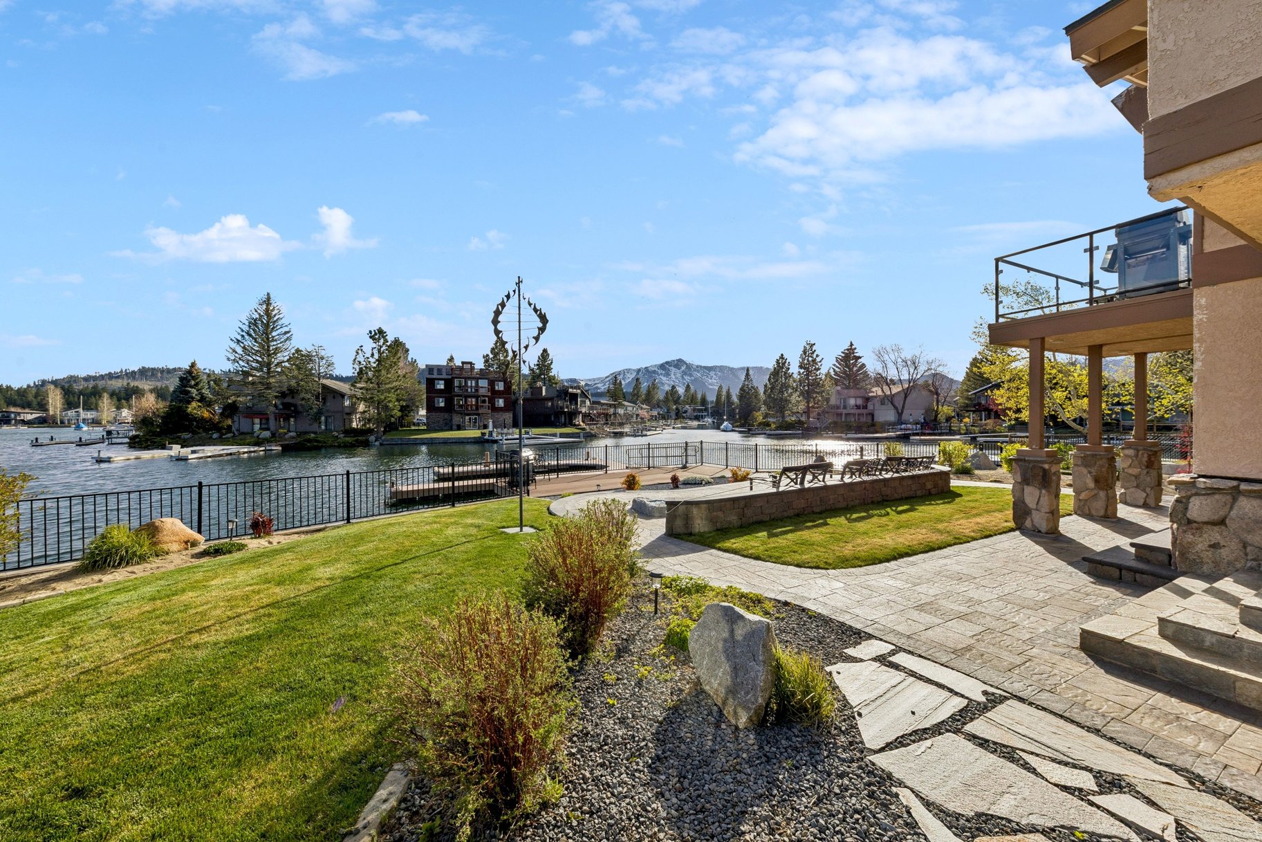  Lake Living in the Tahoe Keys includes Large dock, Party Deck and Views - 物件實景