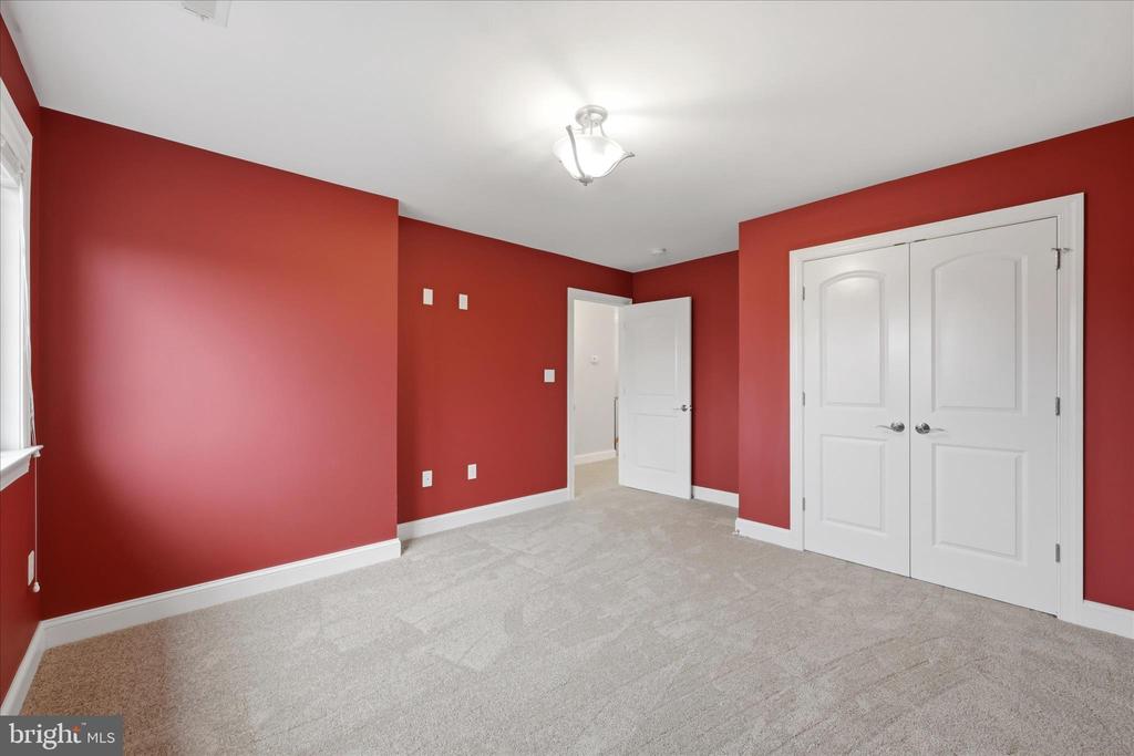 Winchester, Virginia, 22602, United States, 6 Bedrooms Bedrooms, ,5 BathroomsBathrooms,Residential,For Sale,2032756