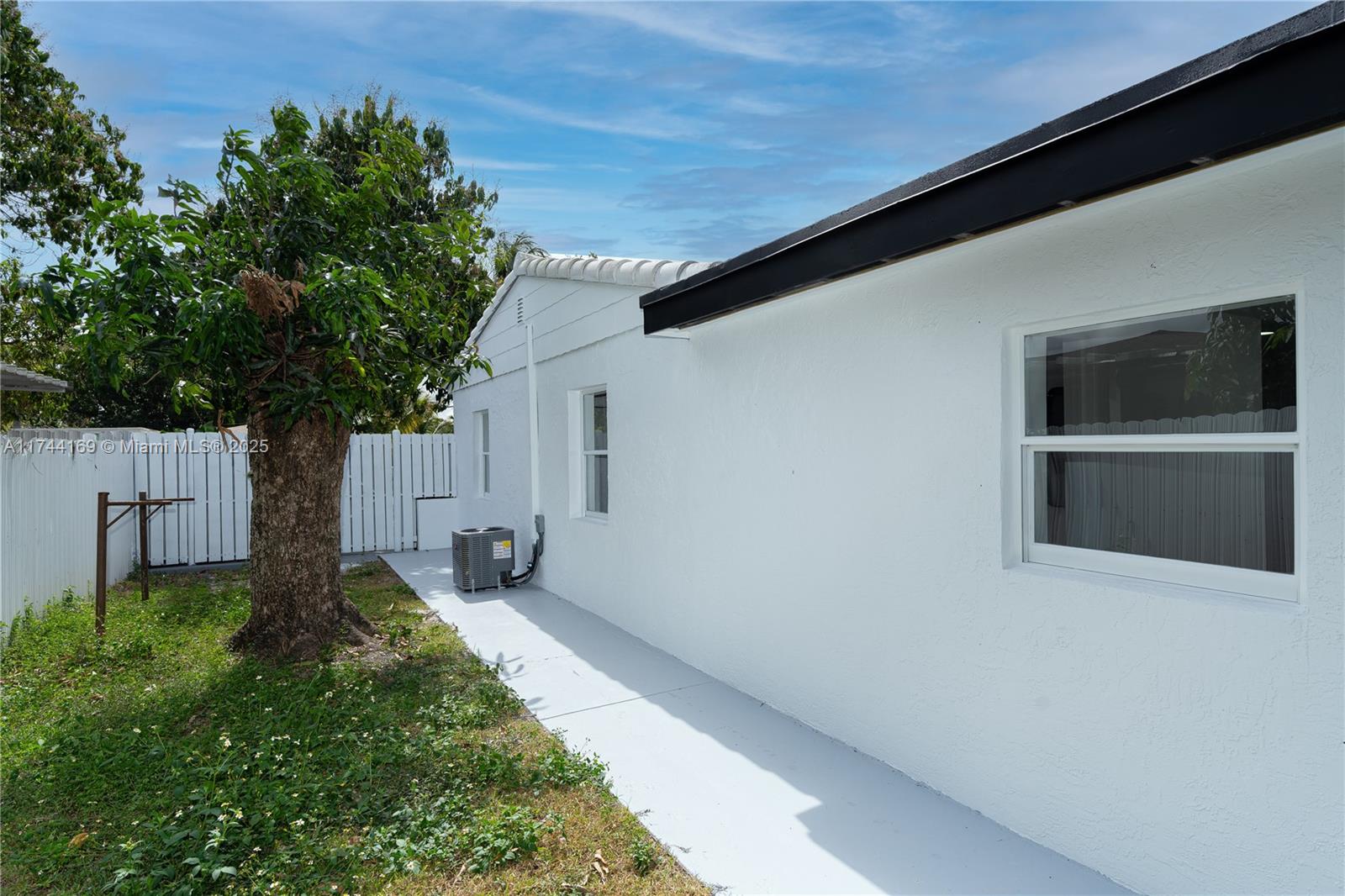 Opa-locka, Florida, 33054, United States, 3 Bedrooms Bedrooms, ,2 BathroomsBathrooms,Residential,For Sale,1981872