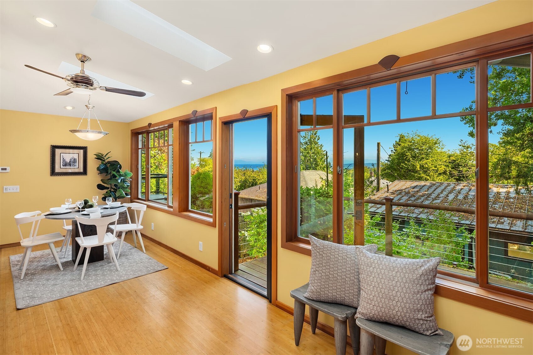 Seattle, Washington, 98112, United States, 2 Bedrooms Bedrooms, ,1 BathroomBathrooms,Residential,For Sale,1907246