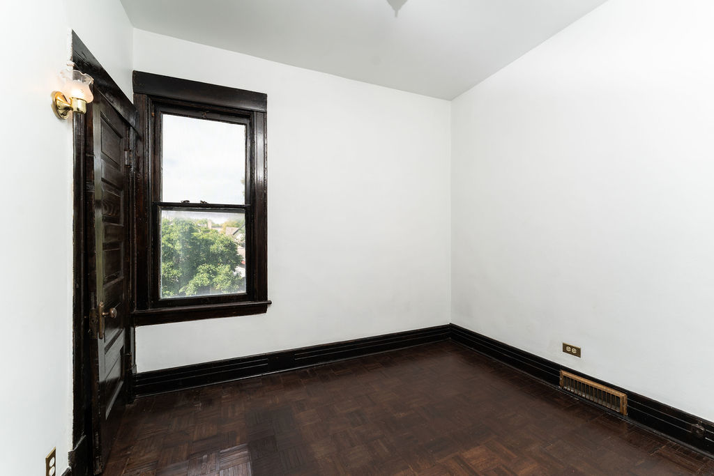Chicago, Illinois, 60613, United States, 5 Bedrooms Bedrooms, ,4 BathroomsBathrooms,Residential,For Sale,1856737