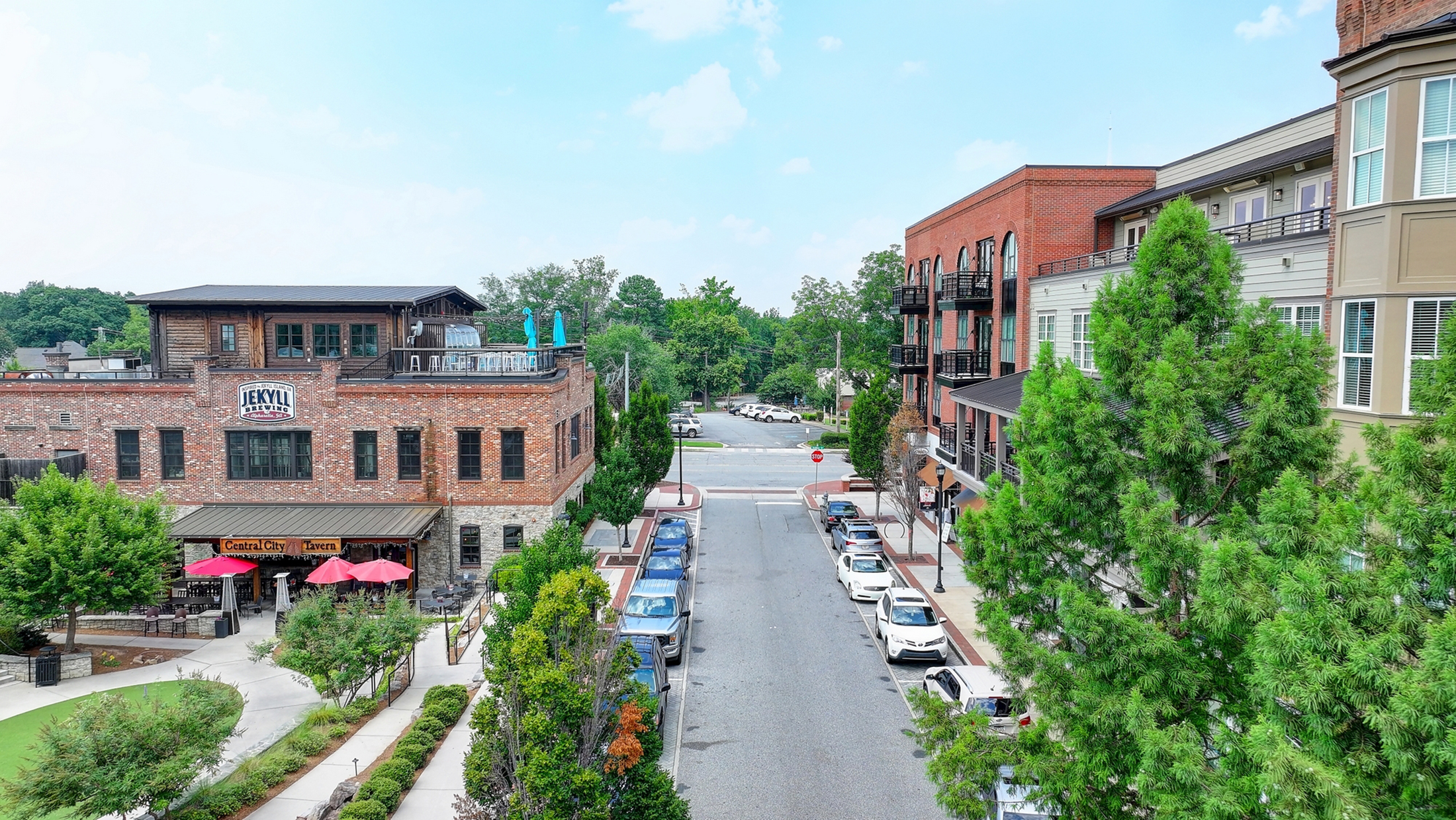  Welcome Home to this Magnificent Three-Story Townhome - 物件實景