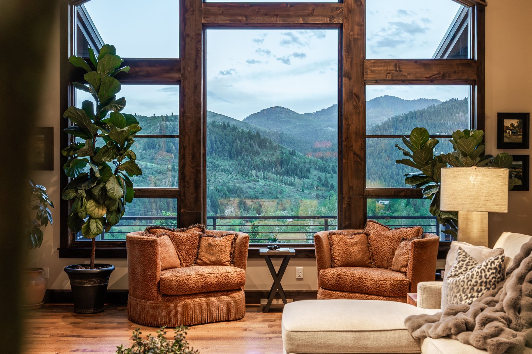  Luxury Custom Home in the Coveted Woods of Parleys Lane - 物件實景