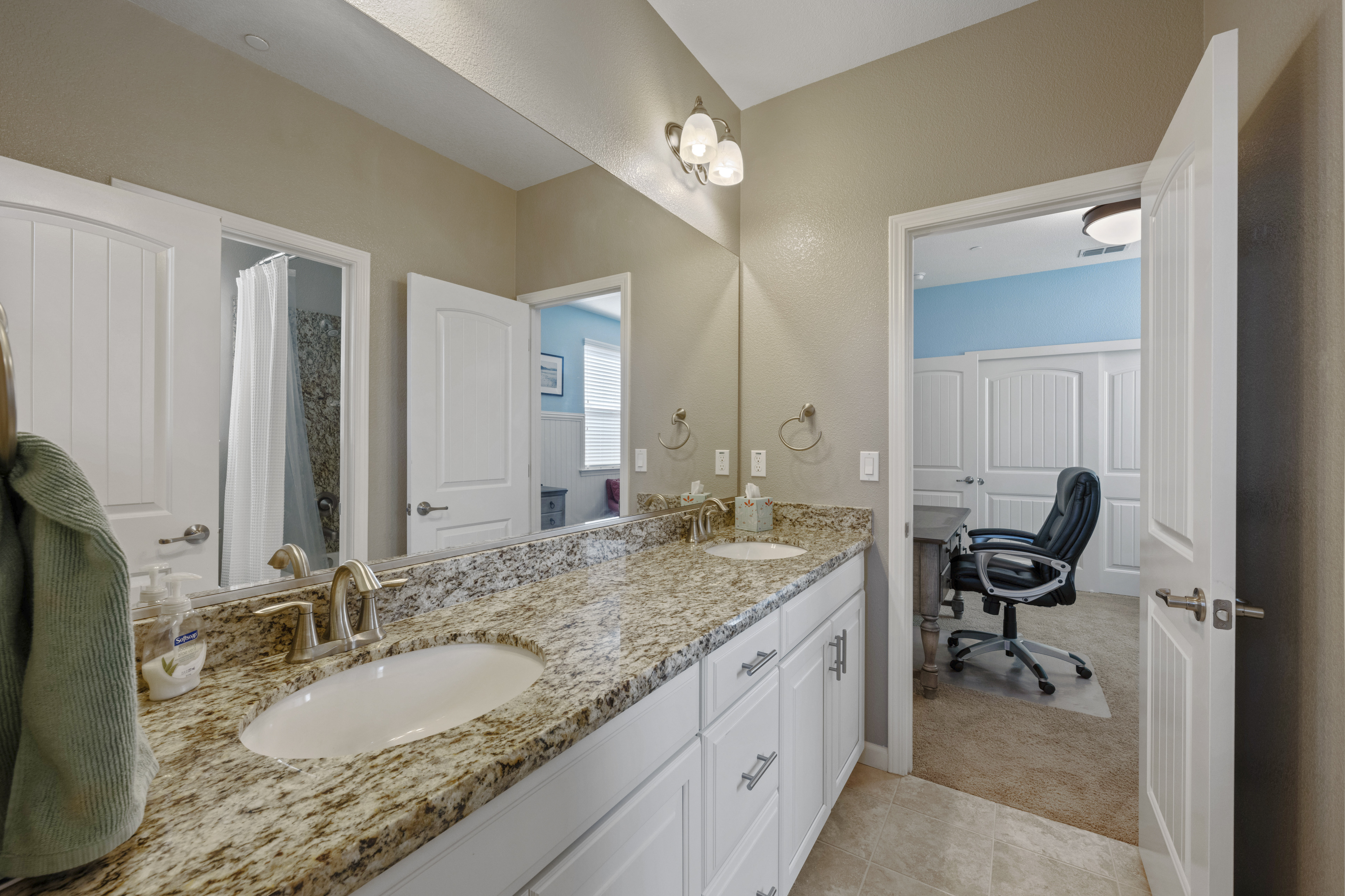  3041 Village Center Drive, Roseville, CA 95747 - 物件實景