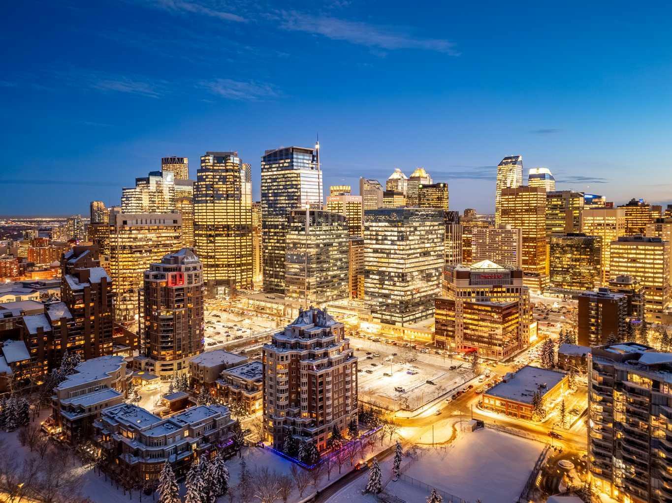 CALGARY, Alberta, T2P 5J9, CA, 2 Bedrooms Bedrooms, ,6 BathroomsBathrooms,Residential,For Sale,1987671