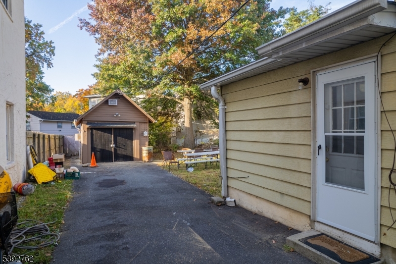 Rahway City, New Jersey, 07065, United States, 5 Bedrooms Bedrooms, ,2 BathroomsBathrooms,Residential,For Sale,1968734