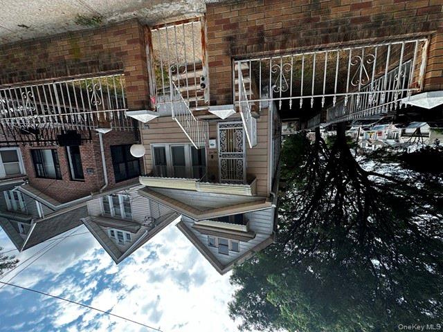 Jamaica, New York, 11435, United States, 3 Bedrooms Bedrooms, ,2 BathroomsBathrooms,Residential,For Sale,1913116