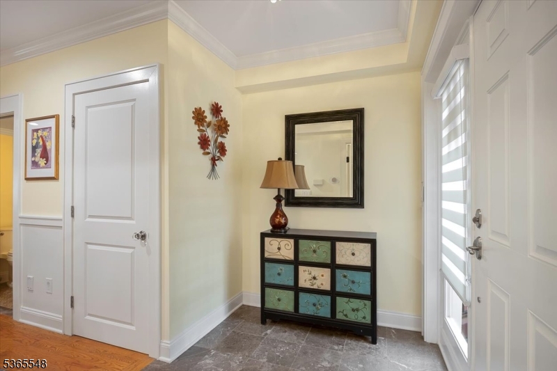 Teaneck, New Jersey, 07666, United States, 2 Bedrooms Bedrooms, ,3 BathroomsBathrooms,Residential,For Sale,1870844
