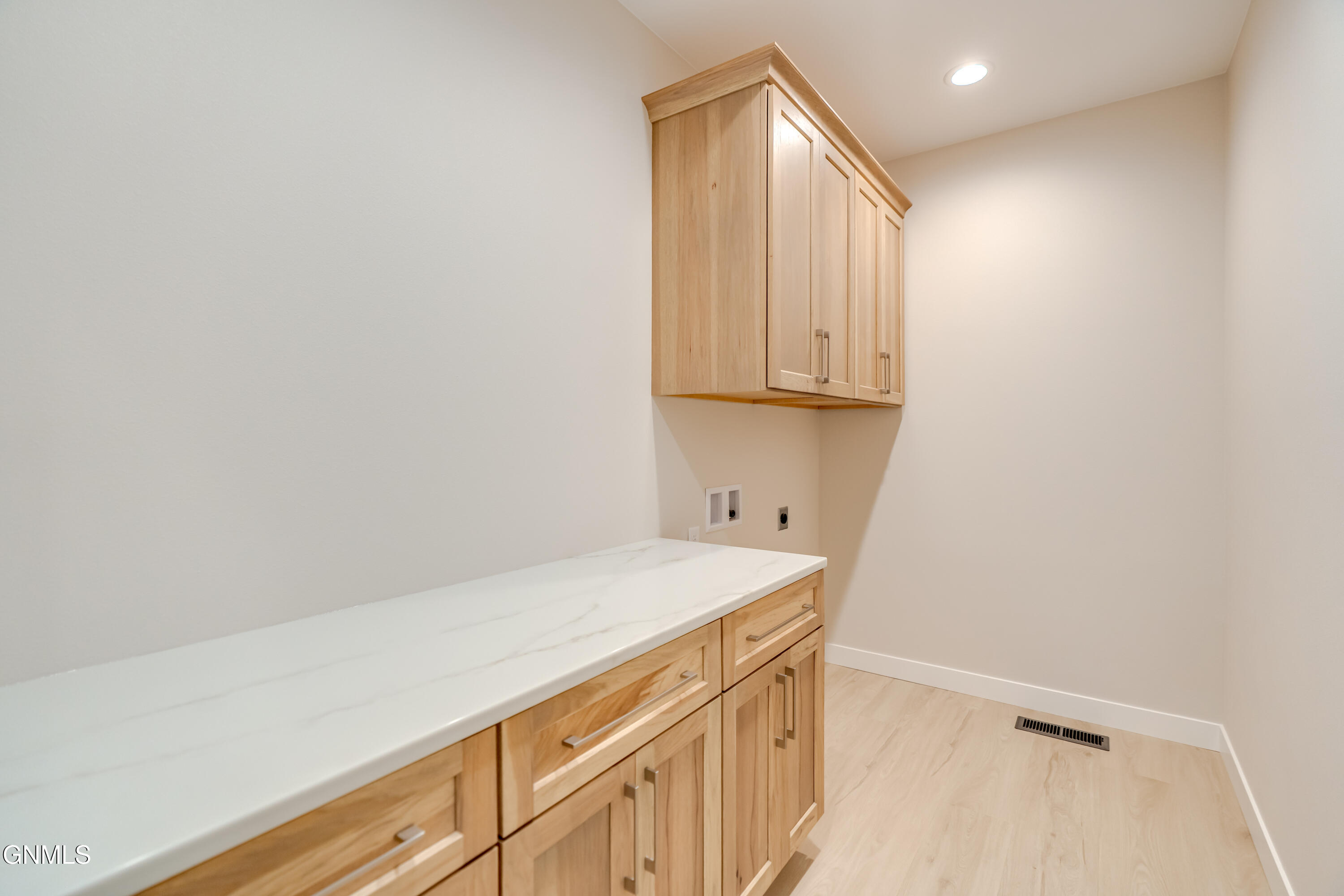 Bismarck, North Dakota, 58504, United States, 3 Bedrooms Bedrooms, ,3 BathroomsBathrooms,Residential,For Sale,1990229