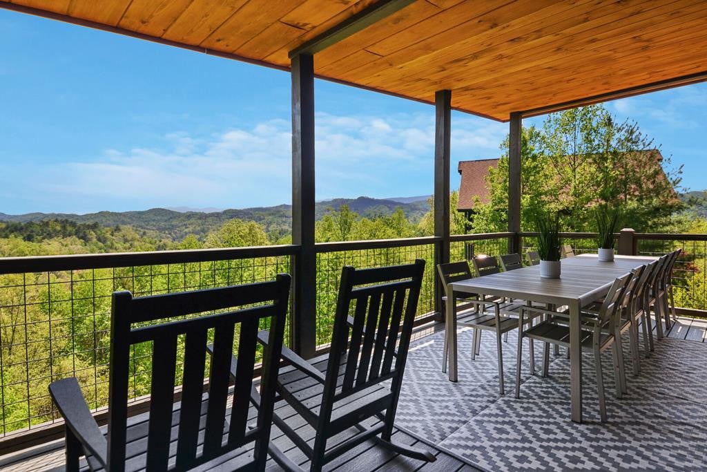 Sevierville, Tennessee, 37862, United States, 3 Bedrooms Bedrooms, ,7 BathroomsBathrooms,Residential,For Sale,1914651