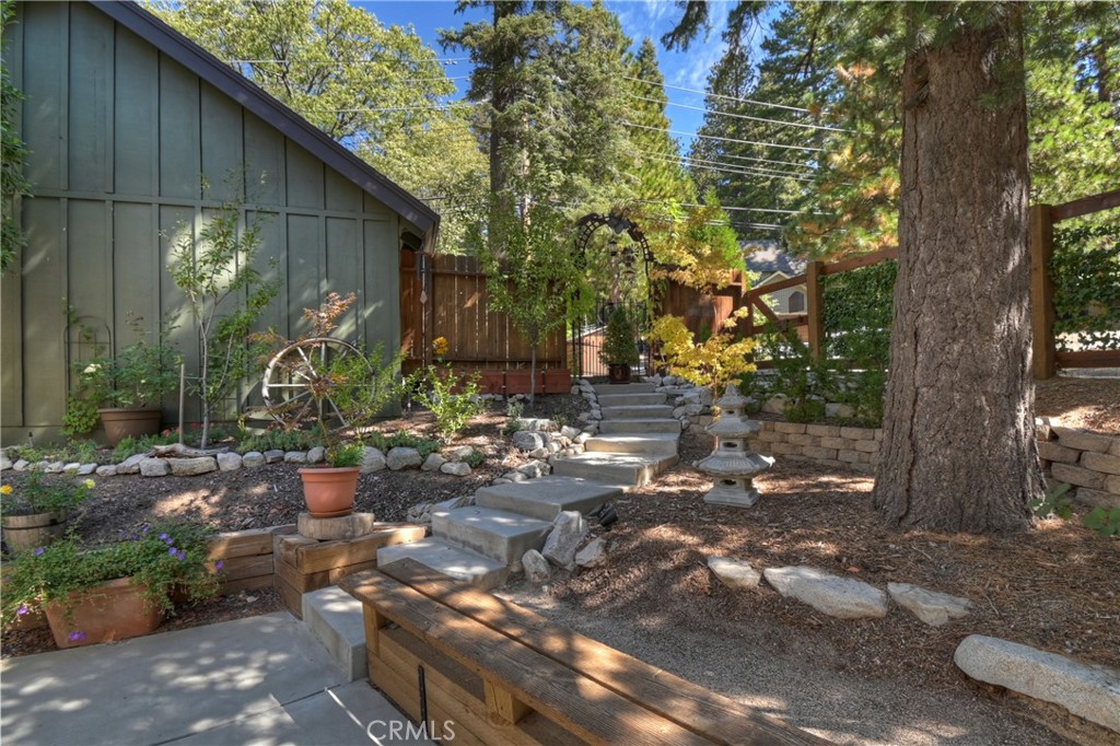 Lake Arrowhead, California, 92352, United States, 3 Bedrooms Bedrooms, ,1 BathroomBathrooms,Residential,For Sale,1988243