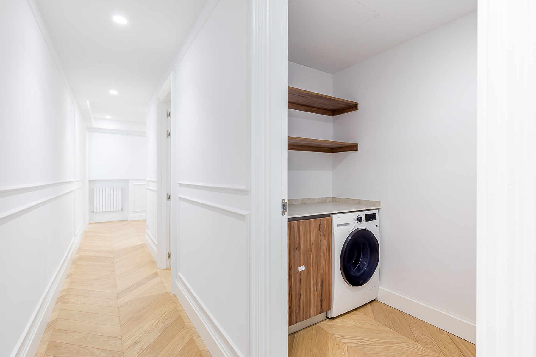  Flat with large terrace, balcony, parking, and storage room - 物件實景