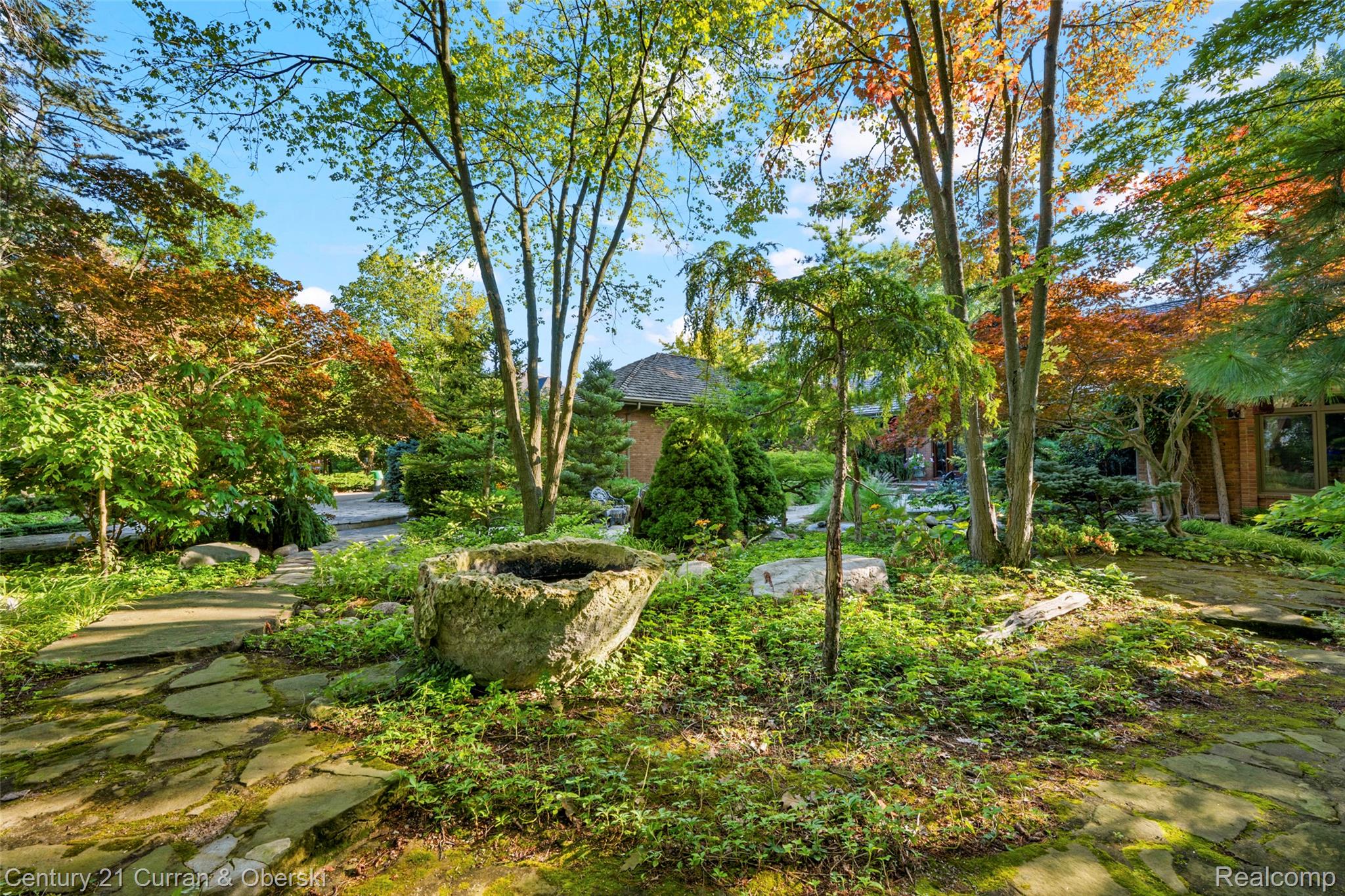 Dearborn, Michigan, 48124, United States, 4 Bedrooms Bedrooms, ,4 BathroomsBathrooms,Residential,For Sale,1983815