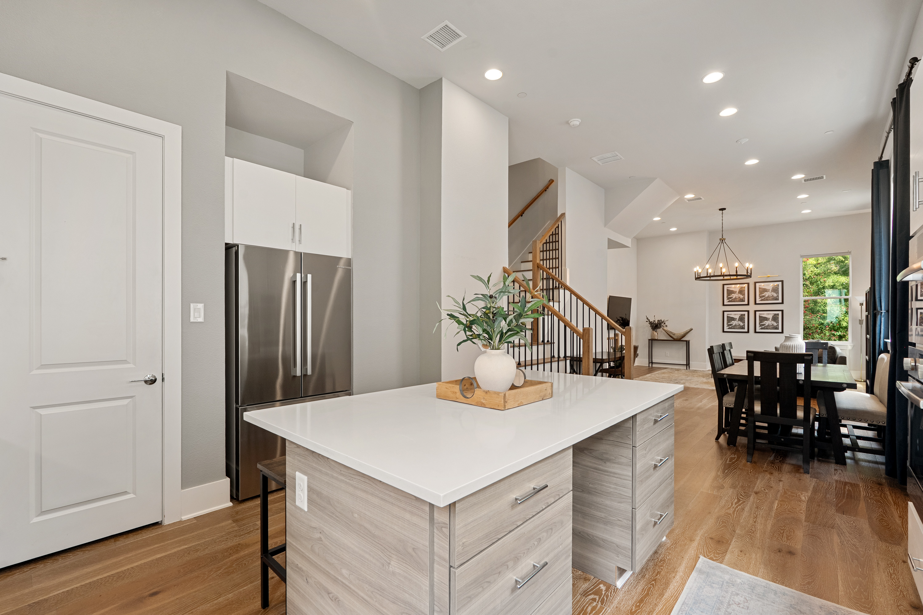  381 E. Greenbriar Lane #1001 - 物件實景