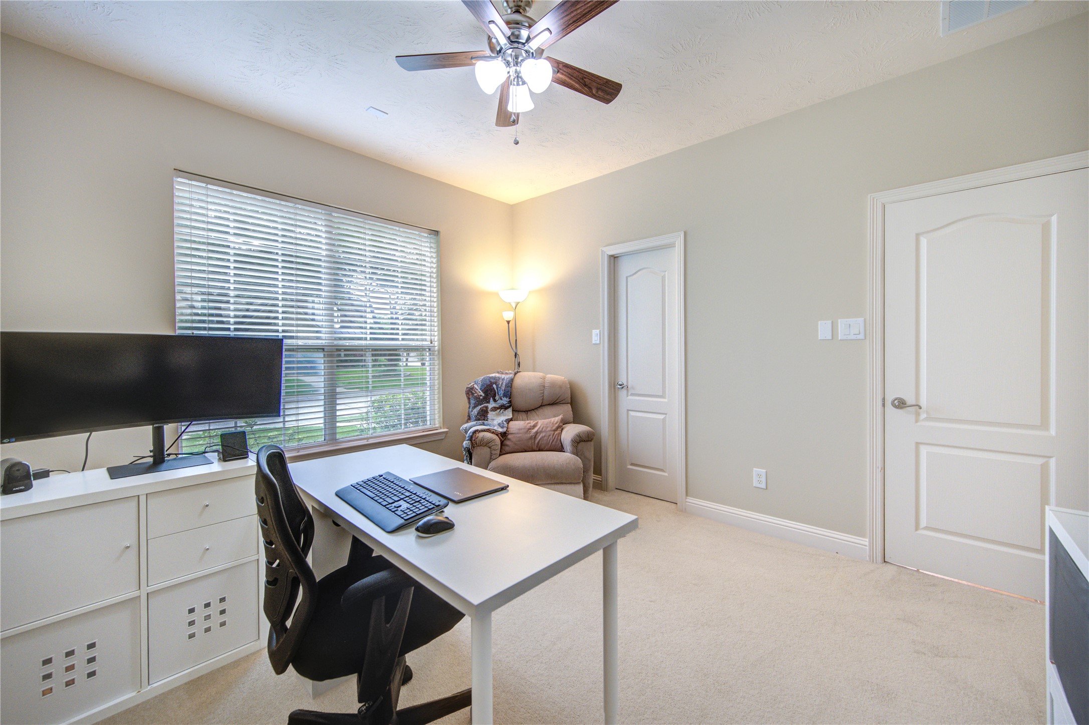  18 Arbor Bend Drive - 物件實景