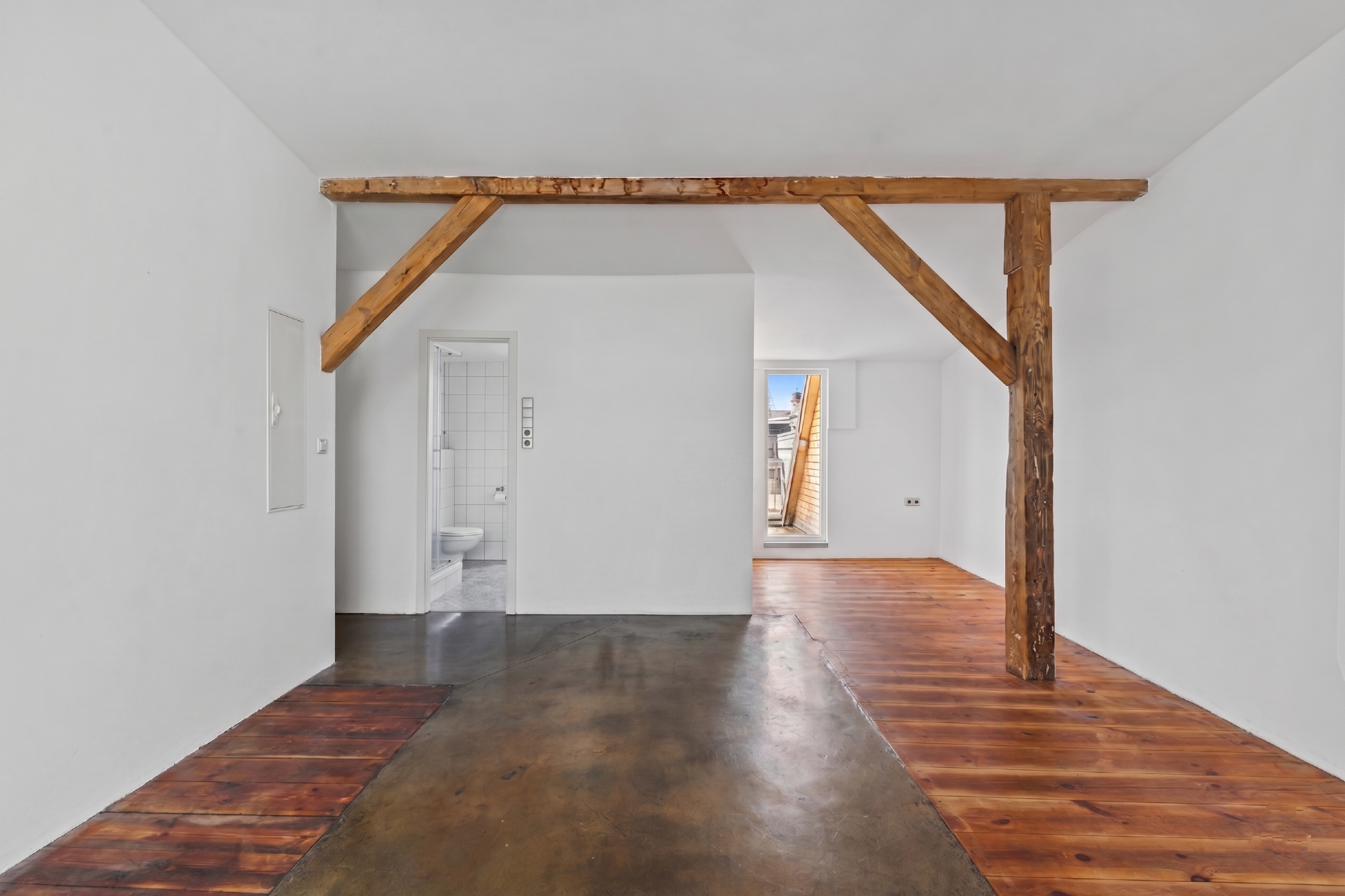  Vacant attic apartment with two living units and three terraces - 物件實景