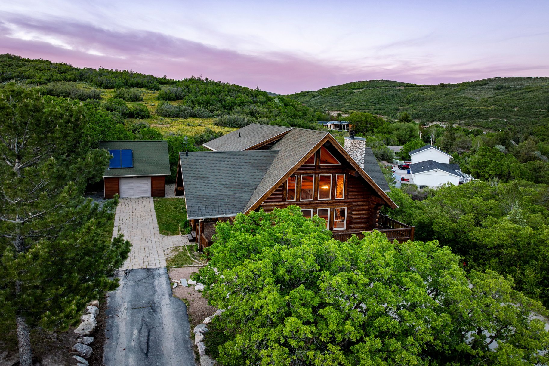  Refined Mountain Home on 1.27 Acres Near Snowbasin - 物件實景