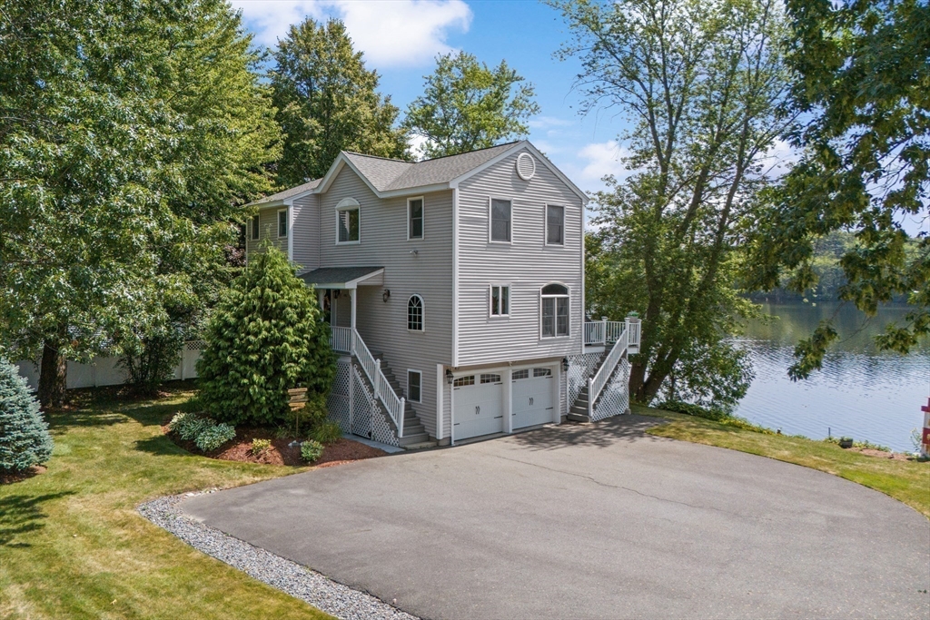 Methuen, Massachusetts, 01844, United States, 3 Bedrooms Bedrooms, ,2 BathroomsBathrooms,Residential,For Sale,1981346