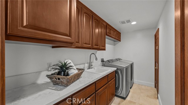 Silverado, California, 92676, United States, 6 Bedrooms Bedrooms, ,7 BathroomsBathrooms,Residential,For Sale,2034408