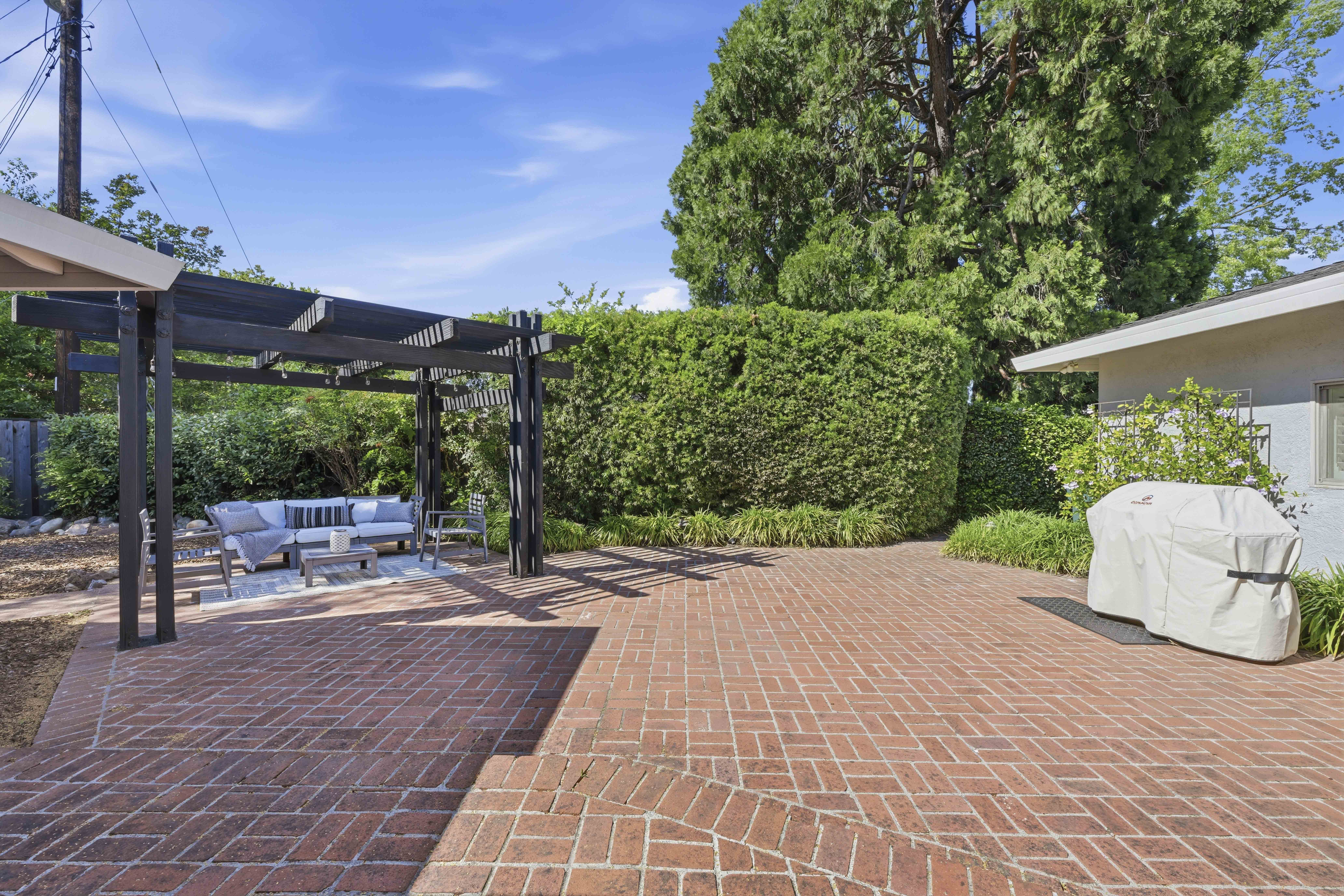  2929 Latham Drive, Sacramento, CA 95864 - 物件實景