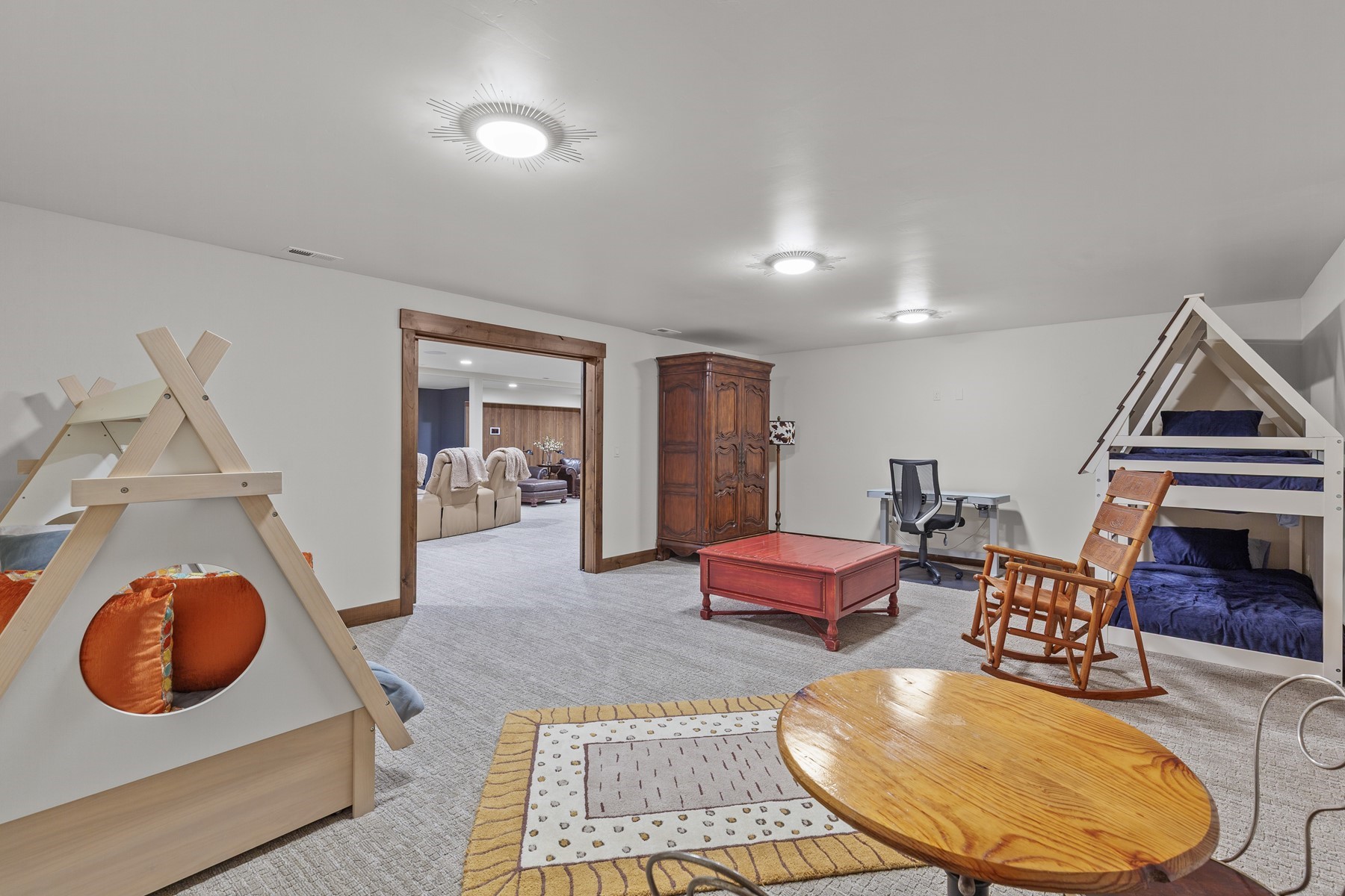  Rare Custom Retreat at Hayden Lake - 物件實景