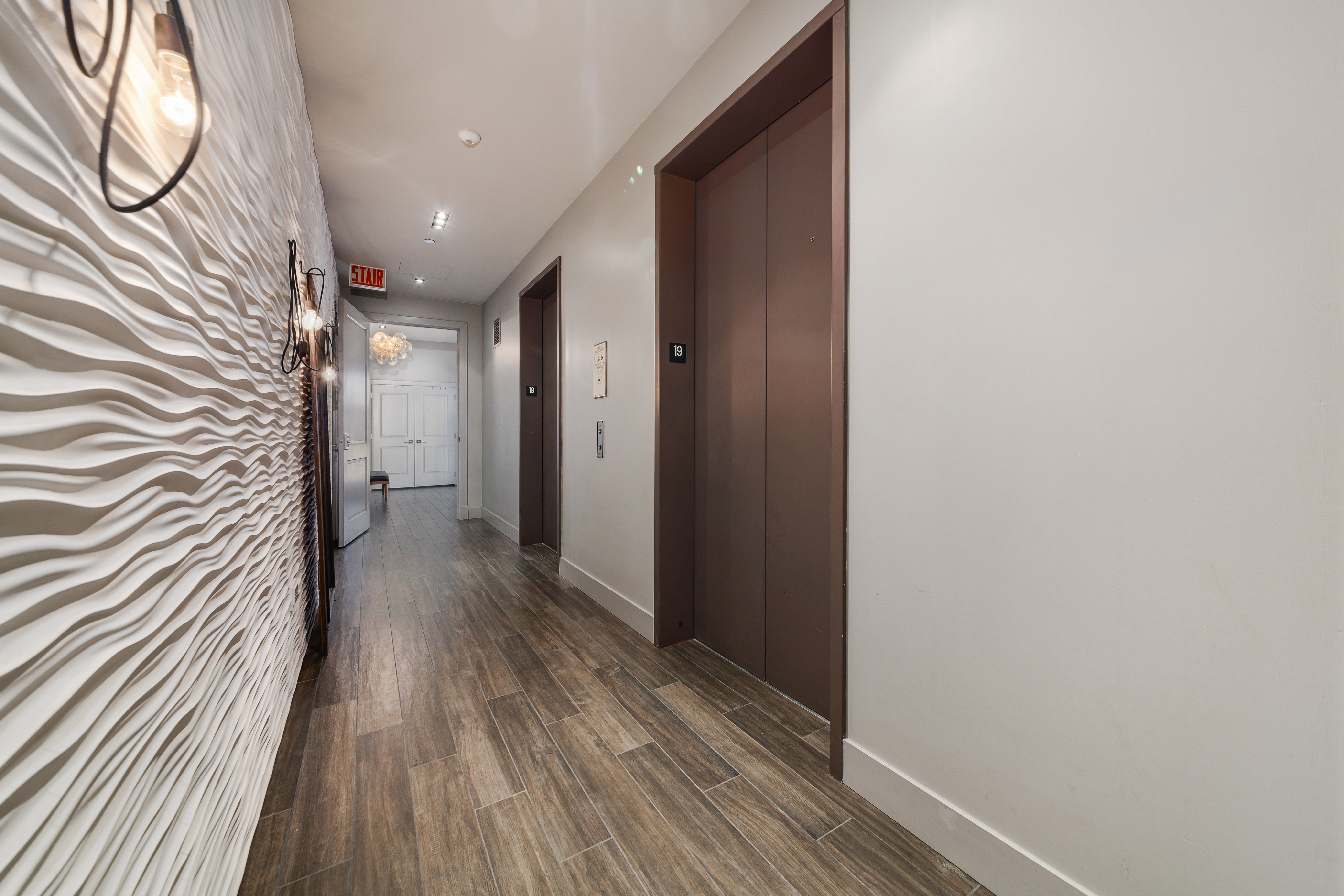  Step into Elevated City Living with this Exceptional Contemporary Residence - 物件實景