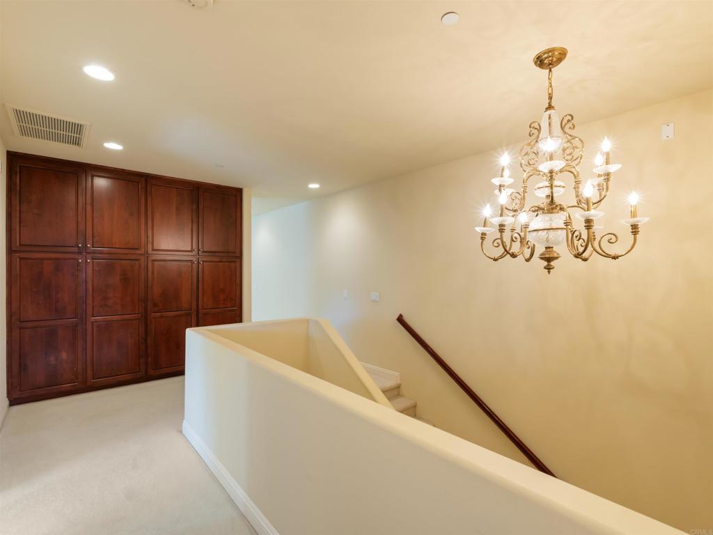 Vista, California, 92084, United States, 5 Bedrooms Bedrooms, ,4 BathroomsBathrooms,Residential,For Sale,1805351