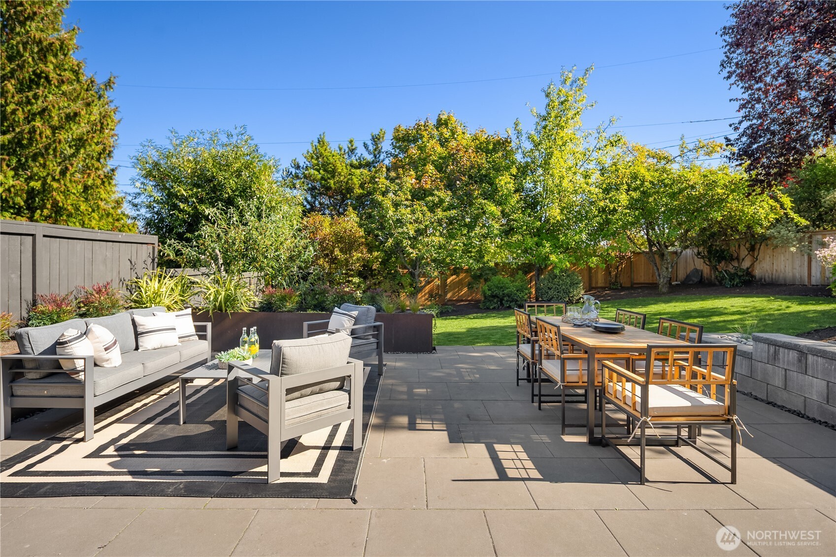 Seattle, Washington, 98177, United States, 4 Bedrooms Bedrooms, ,1 BathroomBathrooms,Residential,For Sale,1988079