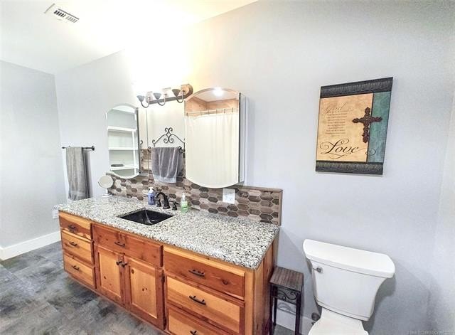 Tahlequah, Oklahoma, 74464, United States, 2 Bedrooms Bedrooms, ,2 BathroomsBathrooms,Residential,For Sale,1977801