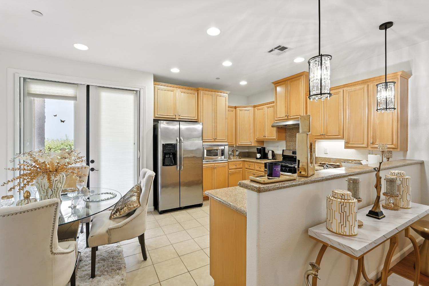 Roseville, California, 95747, United States, 2 Bedrooms Bedrooms, ,2 BathroomsBathrooms,Residential,For Sale,1918071